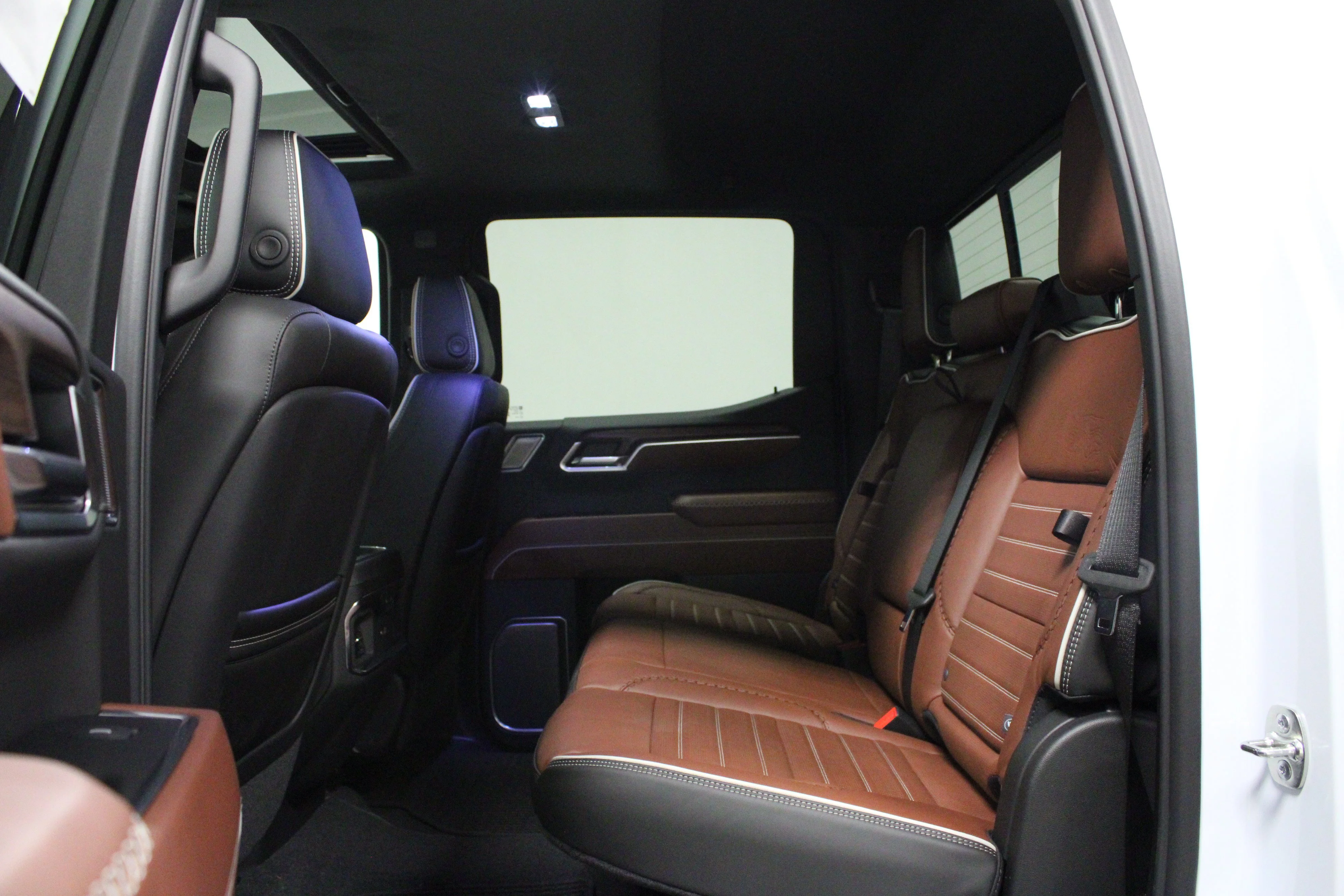 New 2026 Glacier White Tricoat GMC Denali Ultimate image 13