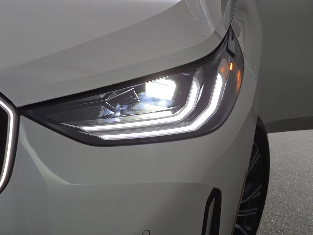 Used 2025 Mineral White Metallic BMW 30 xDrive image 32