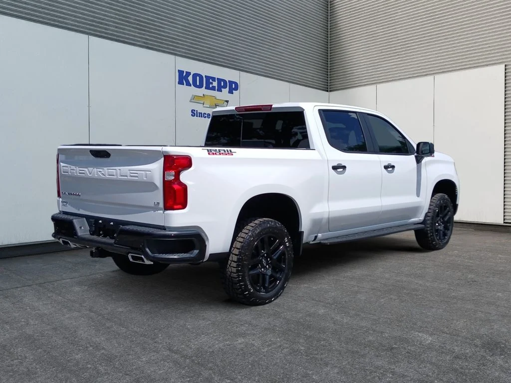 New 2026 Summit White Chevrolet LT Trail Boss image 5