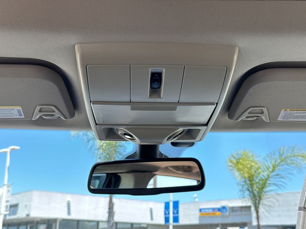 Used 2020 Silver Dodge Crossroad image 24