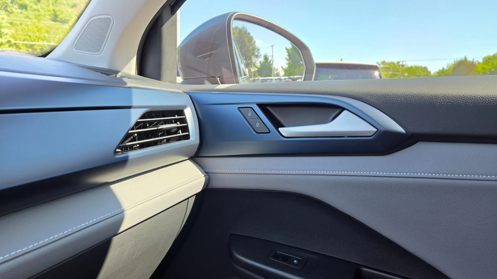 2024 Volkswagen Taos SE - Photo 42