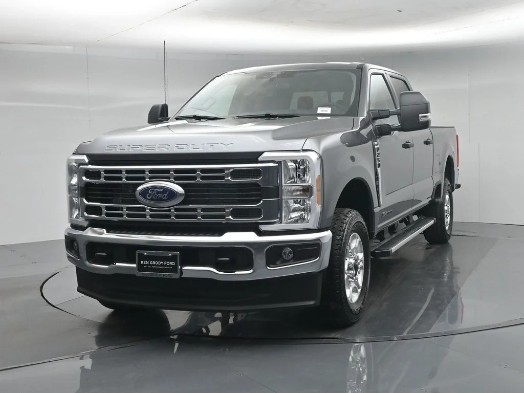New 2026 Carbonized Gray Metallic Ford XLT image 54