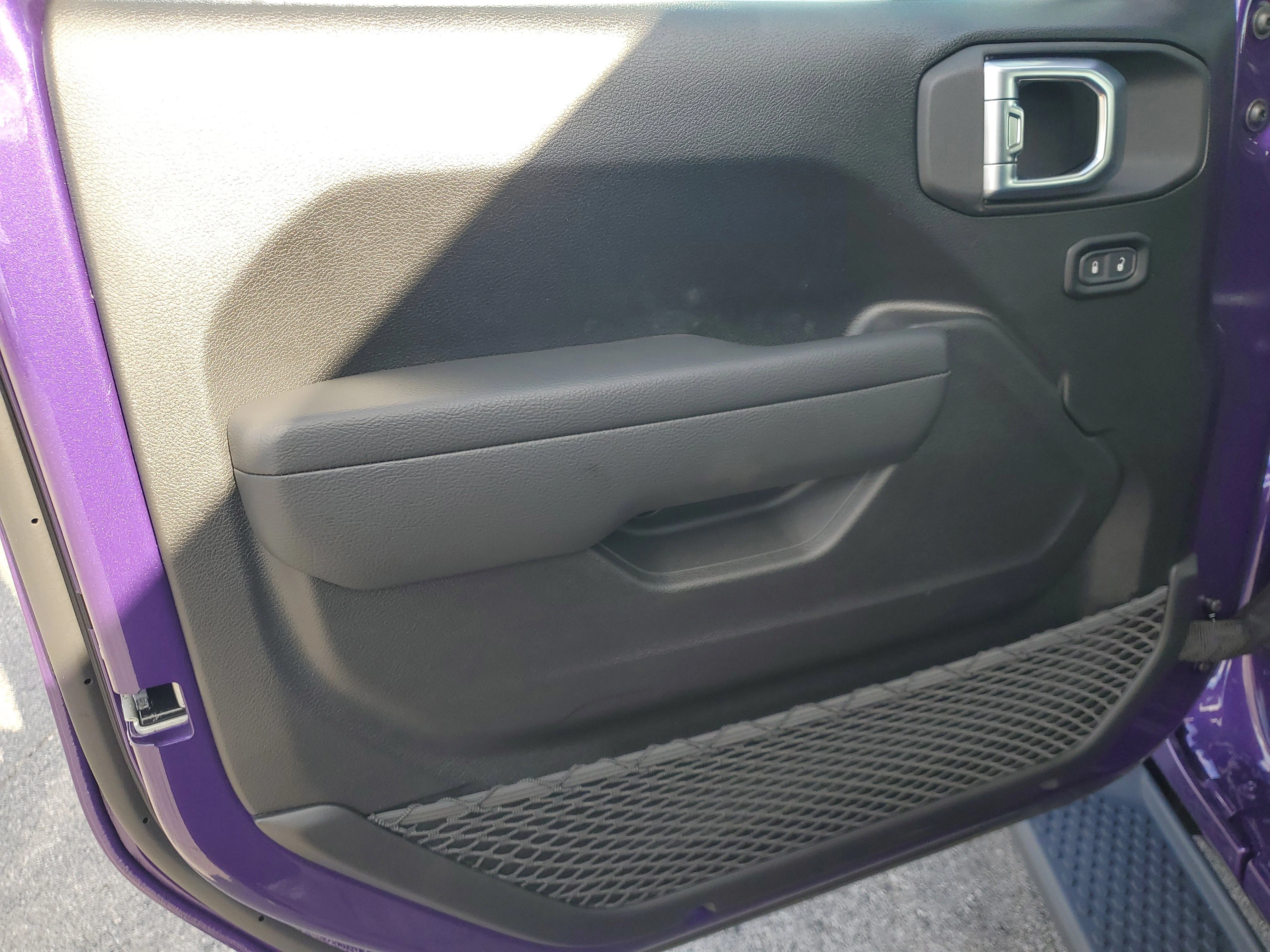 New 2026 Reign Jeep Sport image 11