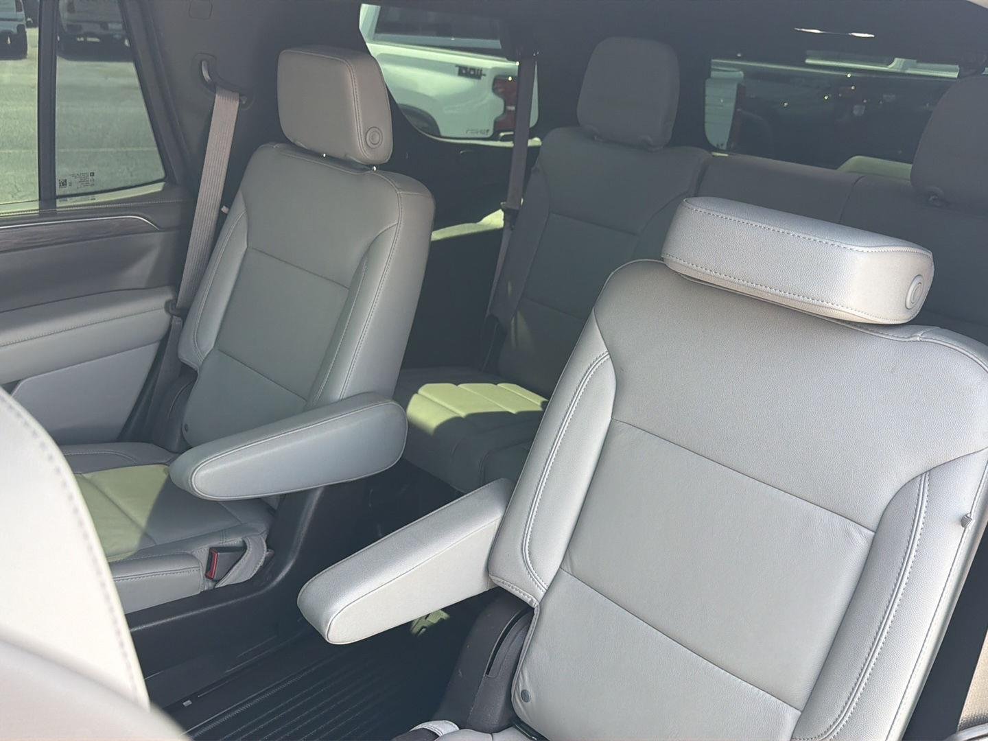 Used 2023 Summit White Chevrolet Z71 image 33