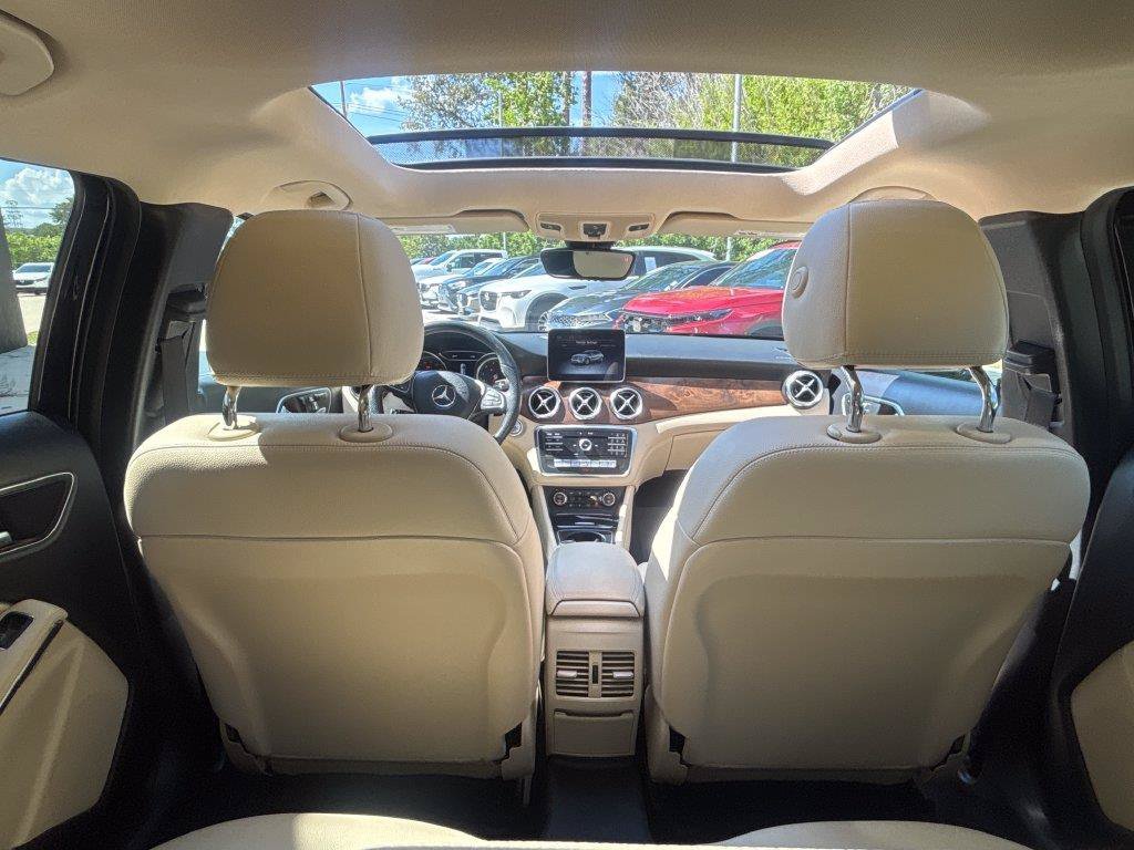 Used 2019 Black Mercedes-Benz GLA 250 image 13