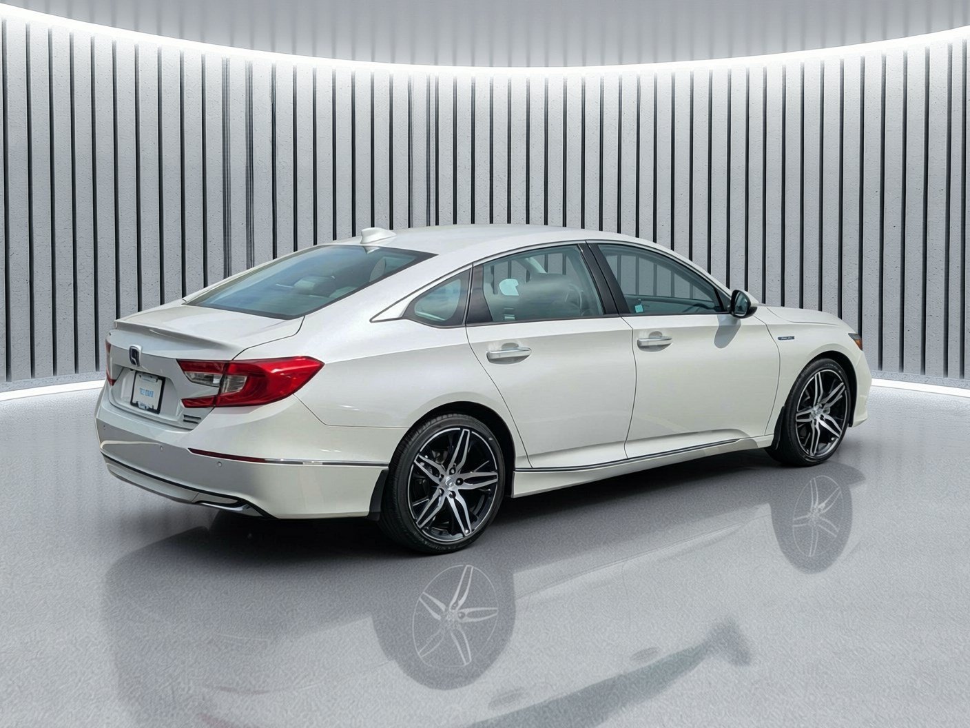 Used 2022 Platinum White Pearl Honda Touring image 5