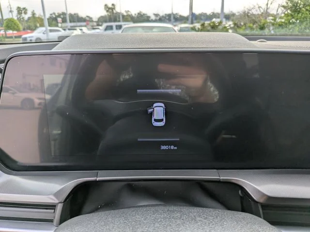 Used 2024 Silver Kia S image 33