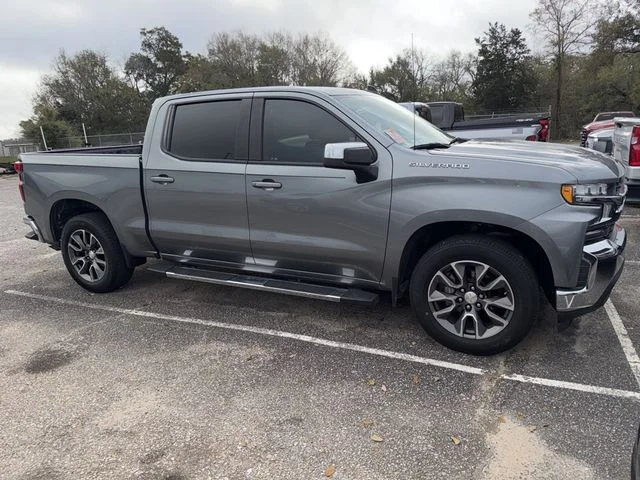 Used 2020 Gray Chevrolet LT image 4