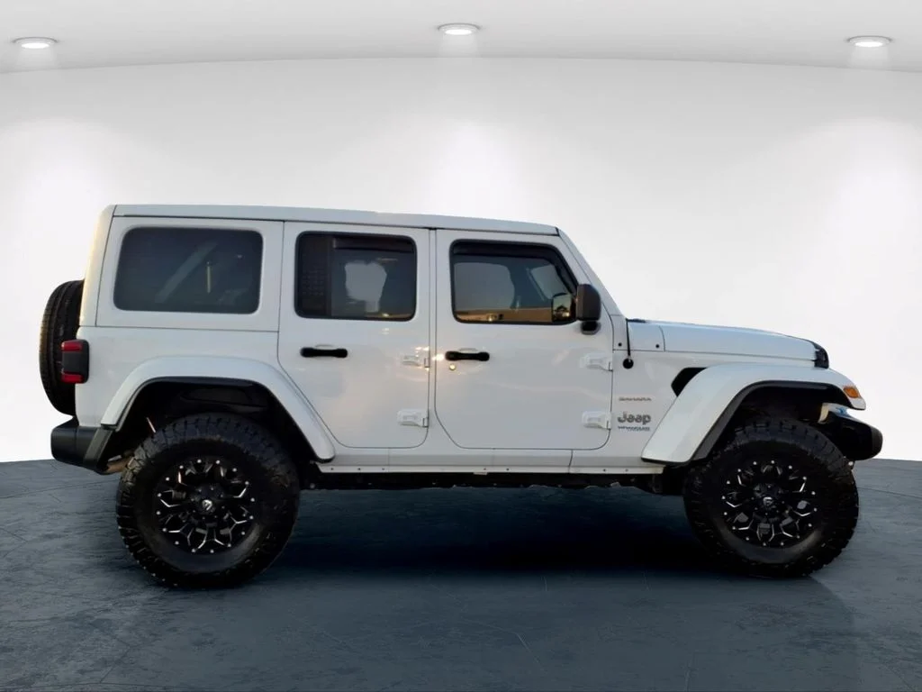 Used 2022 White Jeep Unlimited Sahara 4xe image 7