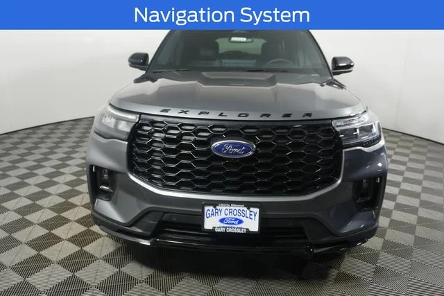 New 2026 Carbonized Gray Metallic Ford ST-Line image 3