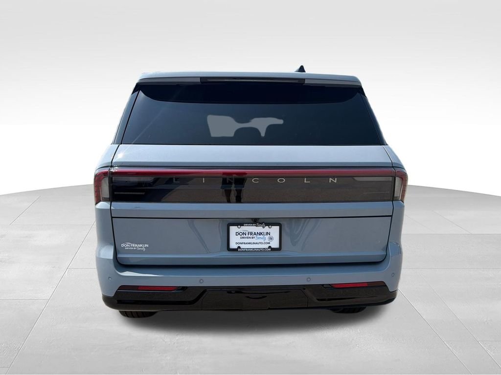 New 2027 Gray Lincoln Reserve image 4