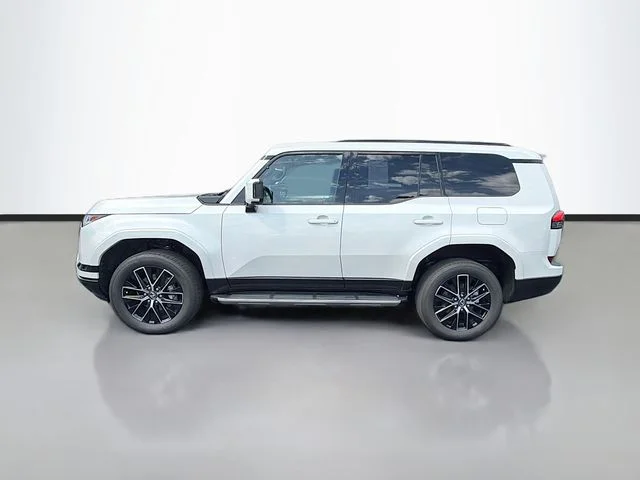 Used 2025 EMINENT WHITE PEARL Lexus 550 Premium+ image 4