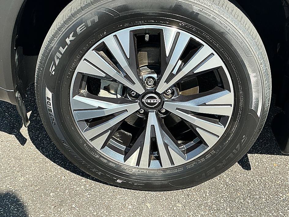 Certified Used 2023 Gun Metallic Nissan SV image 9