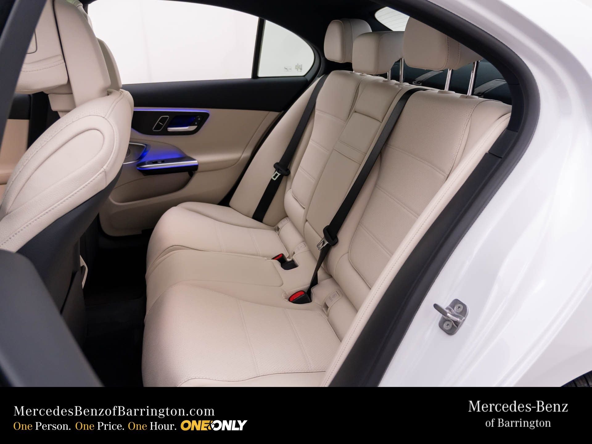 New 2026 MANUFAKTUR Moonlight White Metallic Mercedes-Benz C 300 image 19