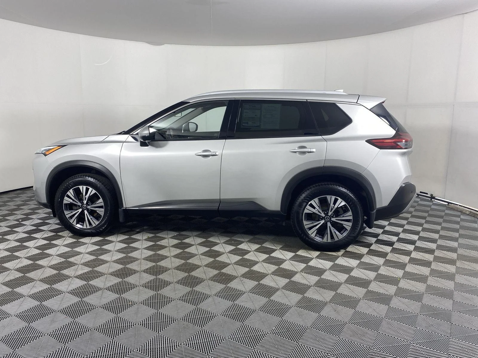Used 2021 Brilliant Silver Metallic Nissan SV image 4