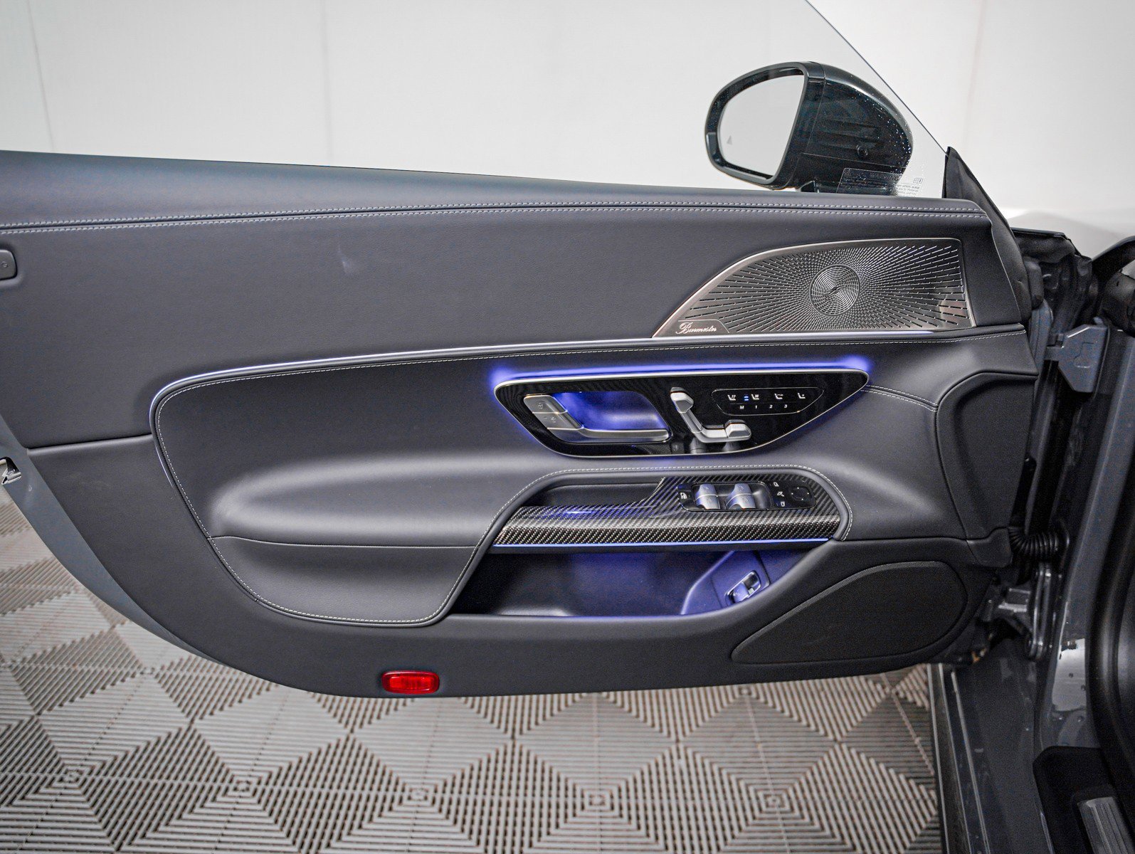New 2026 MANUFAKTUR Silicon Grey Solid Mercedes-Benz AMG® SL 55 Roadster image 20