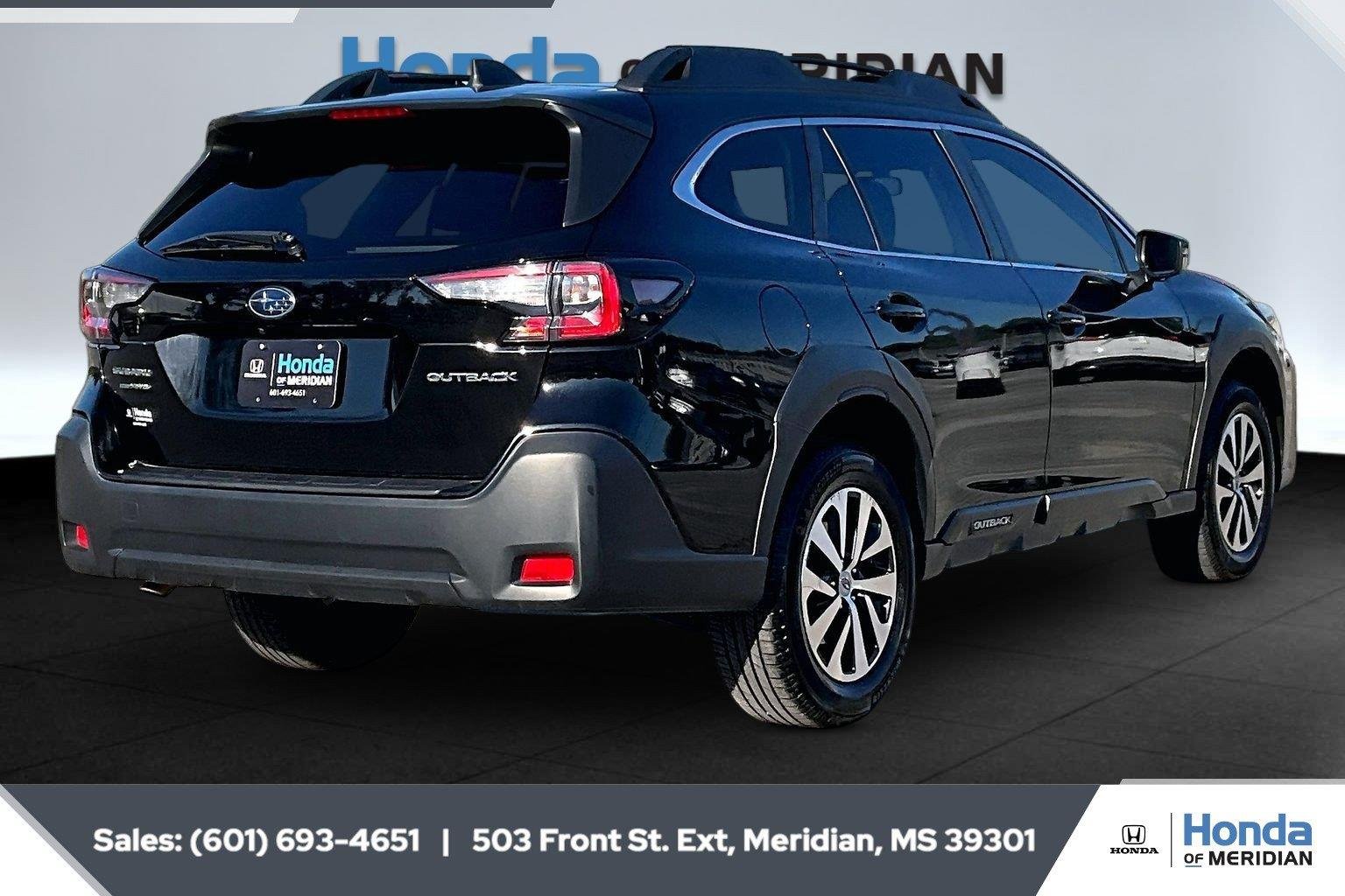 Used 2023 Crystal Black Silica Subaru Premium image 11