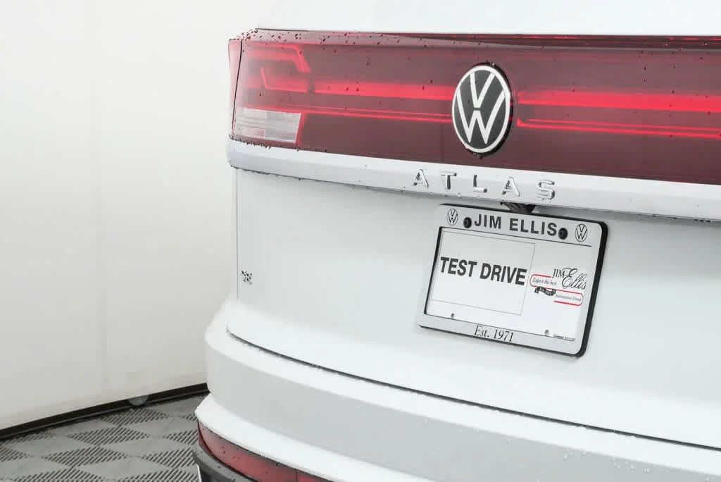 New 2026 Opal White Pearl Volkswagen 2.0T SE w/Technology image 29