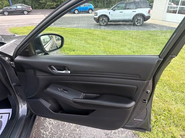 Used 2024 Gray Nissan 2.5 SV image 13