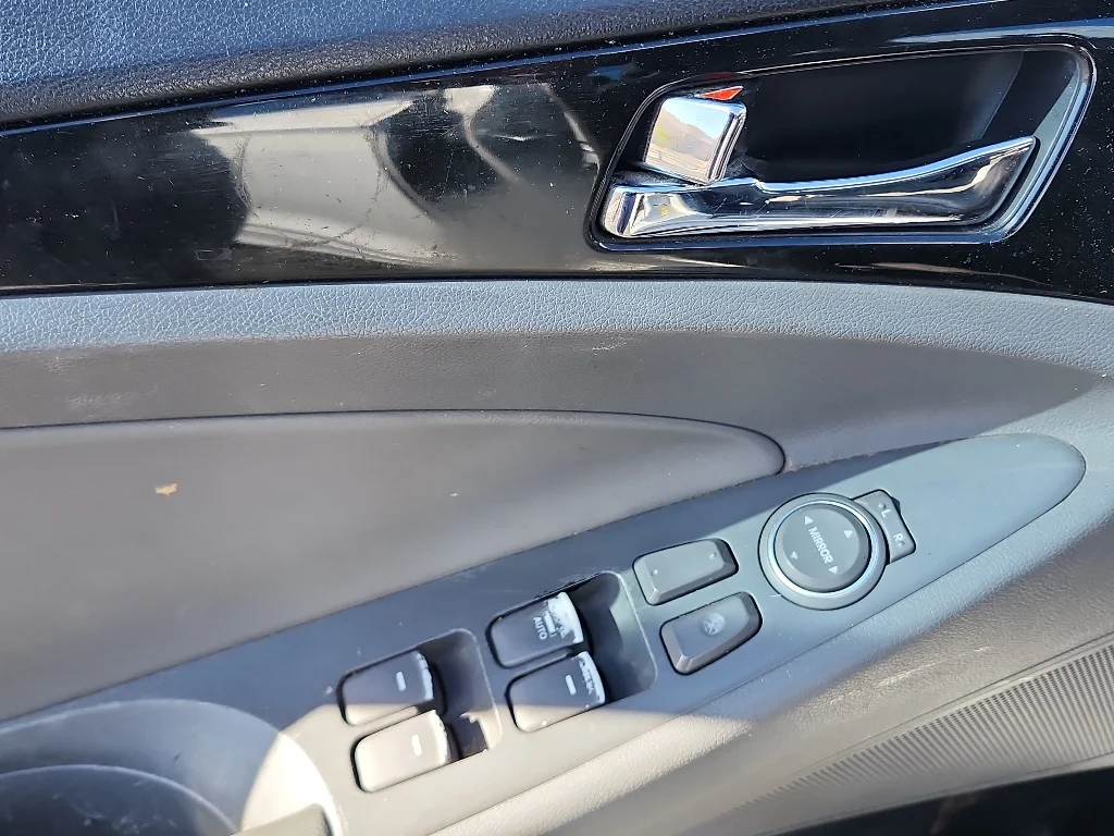 Used 2013 Radiant Silver Metallic Hyundai Limited PZEV image 14