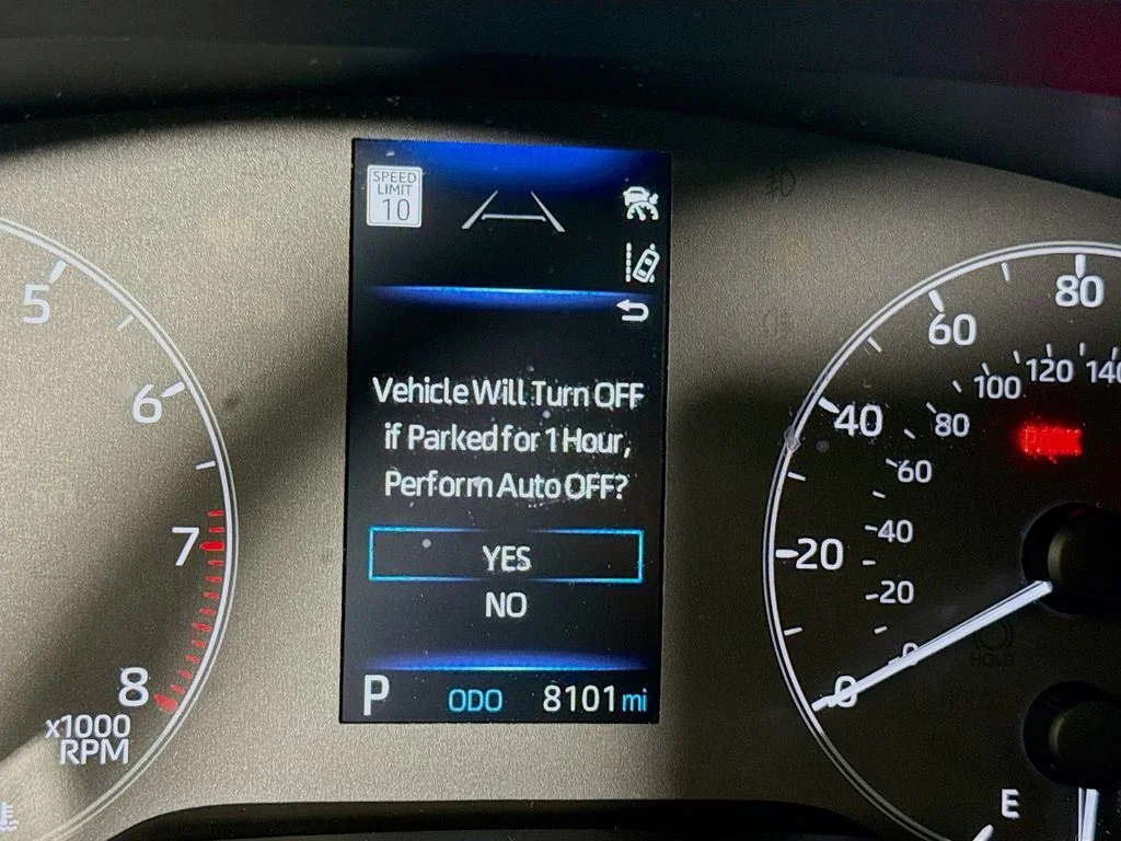 2025 Toyota Corolla LE - Photo 13