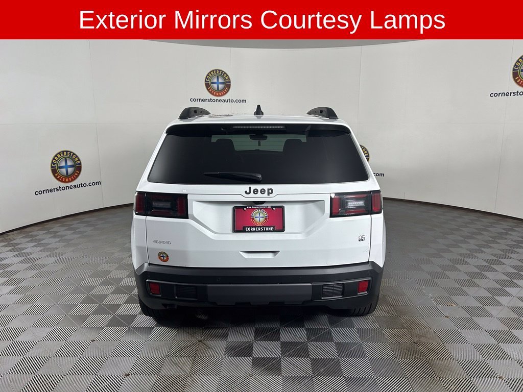 New 2026 Bright White Clear-Coat Exterior Paint Jeep Laredo image 16