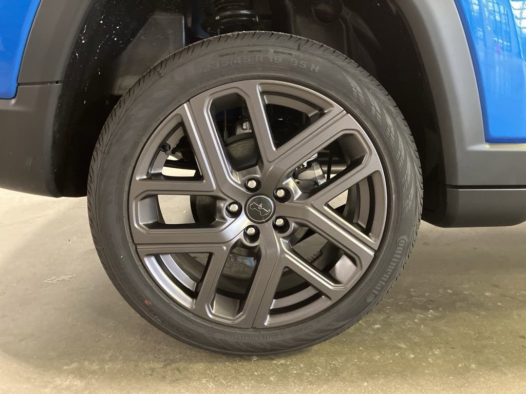 New 2026 Hydro Blue Pearl-Coat Exterior Paint Jeep Limited Altitude image 22