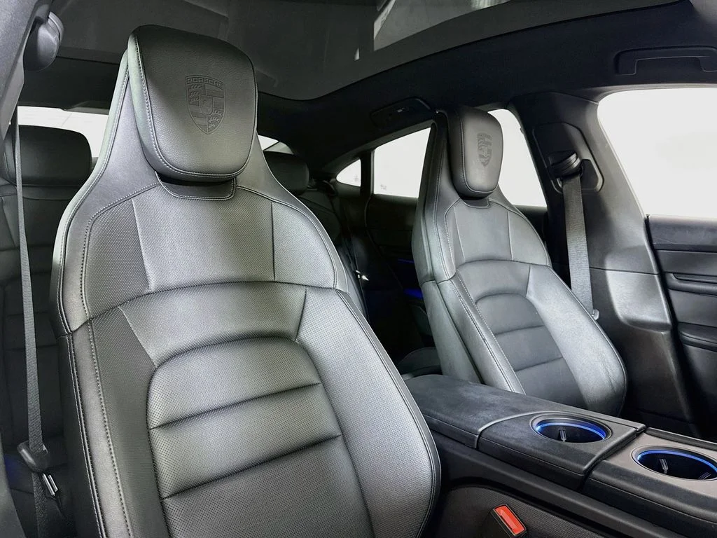 Used 2021 Chalk Porsche 4S w/ Performance Battery Plus image 18