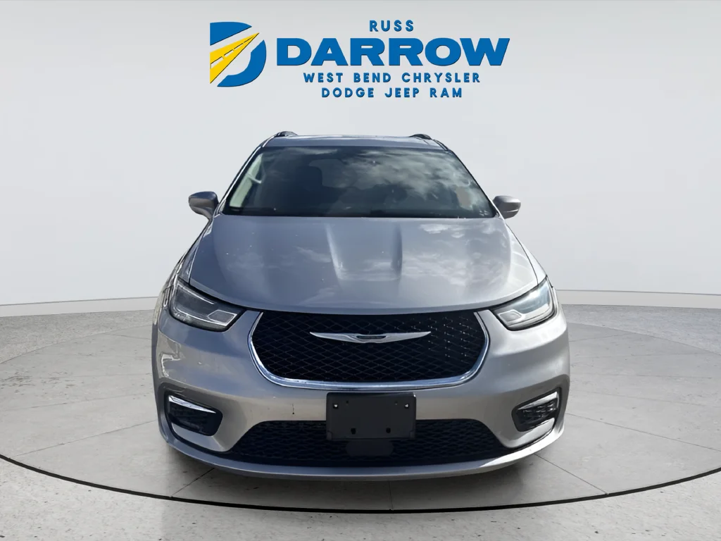 Used 2021 Silver Chrysler Touring L image 8