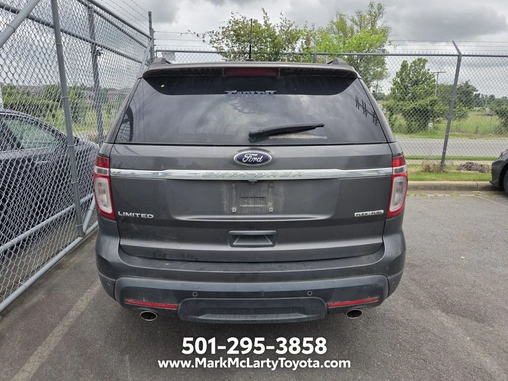 Used 2015  Ford Limited image 4