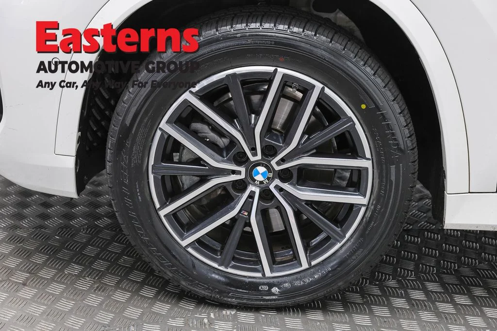 Used 2023 White BMW xDrive28i image 32