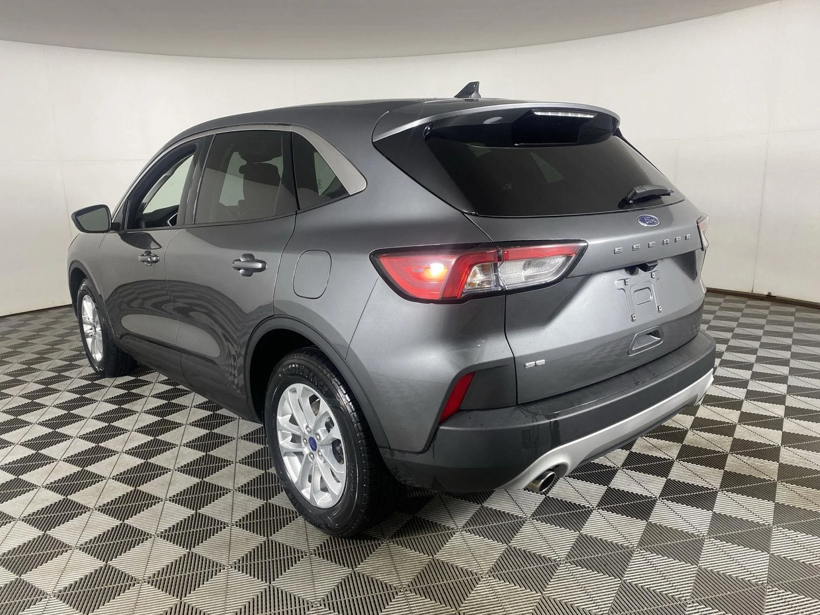 Used 2022 Carbonized Gray Ford SE image 8