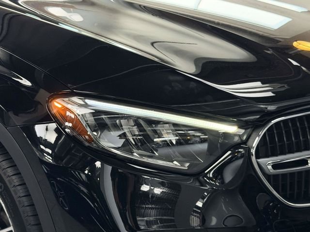 Used 2024 Black Mercedes-Benz GLC 300 image 7
