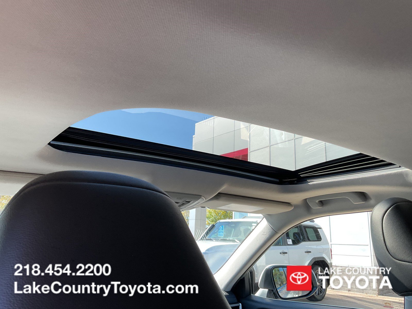 Used 2020 Blizzard Pearl Toyota XLE image 20