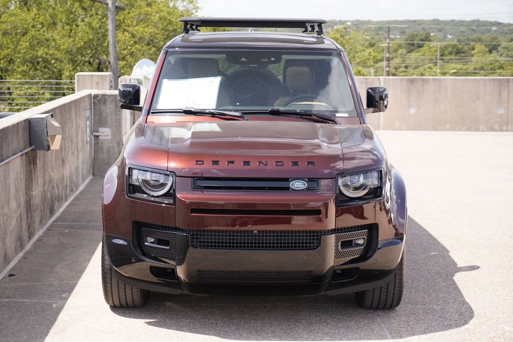 Certified Used 2025 Red Land Rover X-Dynamic SE image 4