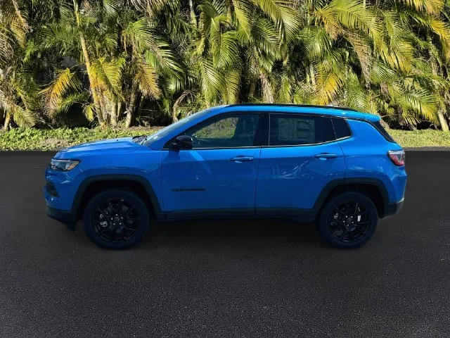 New 2026 Hydro Blue Pearl-Coat Exterior Paint Jeep Latitude image 8