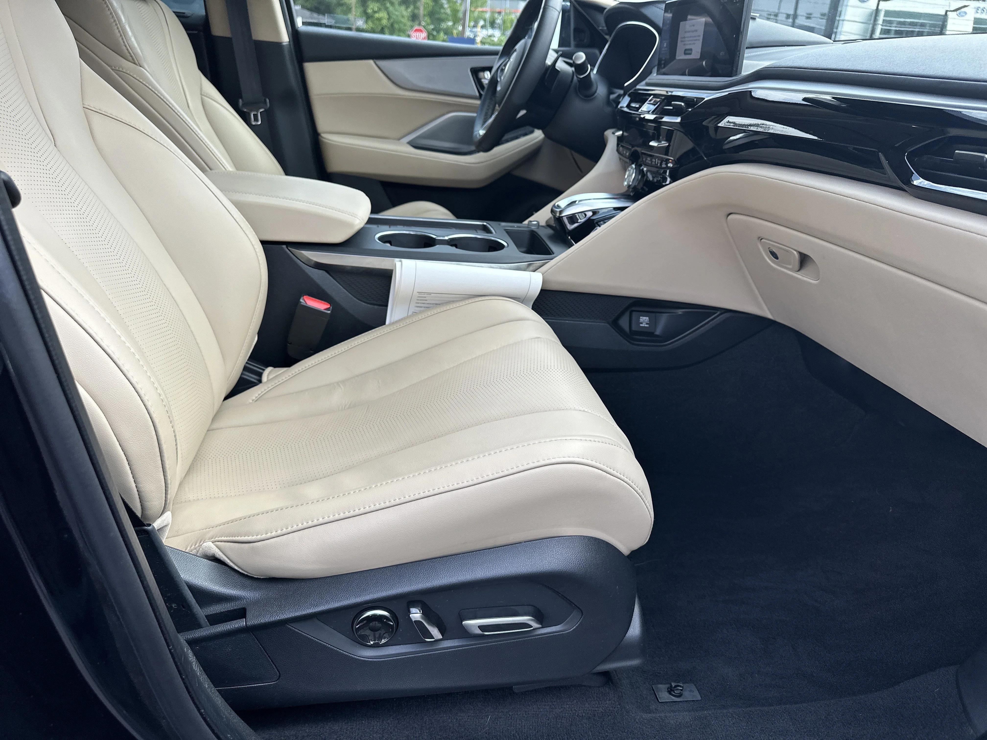Certified Used 2025 Majestic Black Pearl Acura TECH image 15