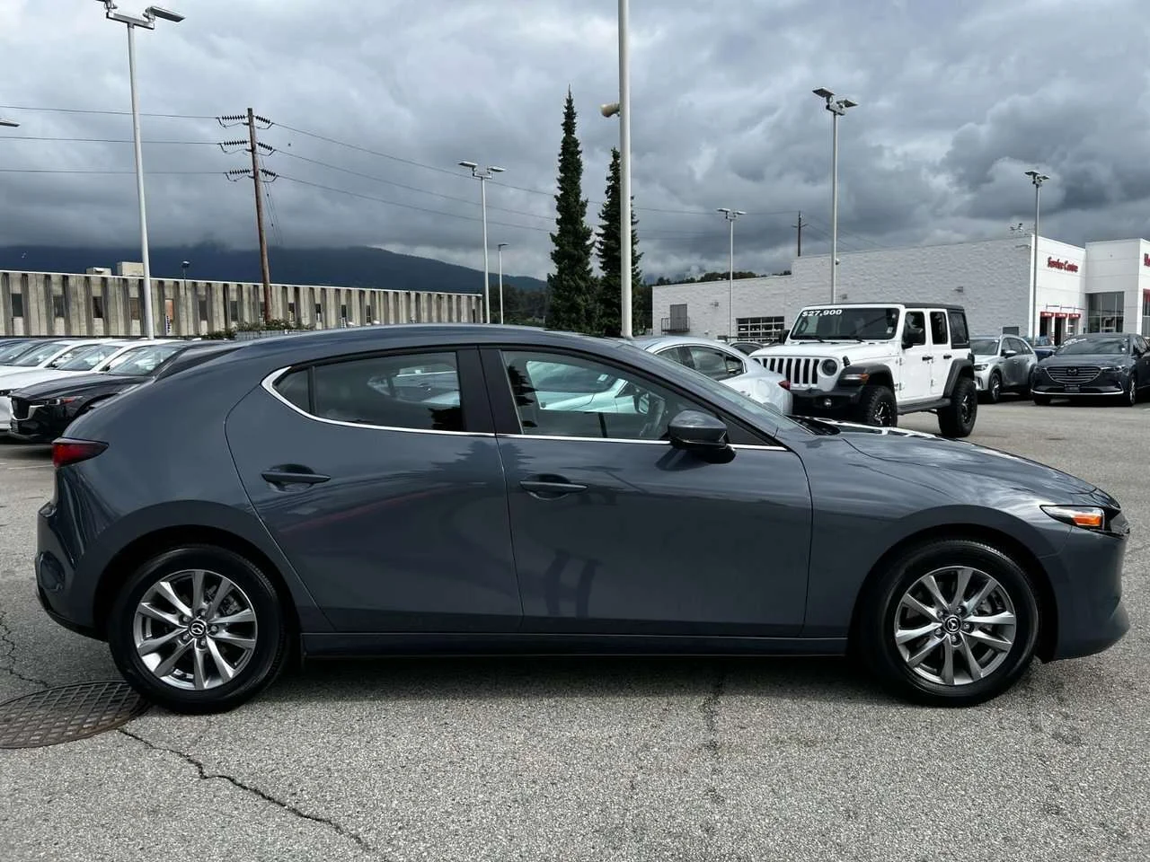 Used 2025  Mazda GS image 6