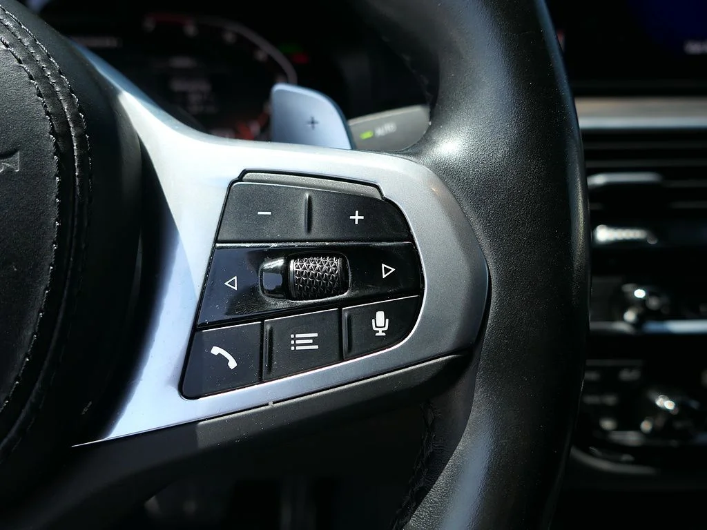 Used 2023 Carbon Black Metallic BMW M550i xDrive image 15