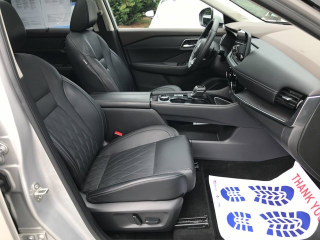 Certified Used 2022 Brilliant Silver Metallic Nissan Platinum image 31