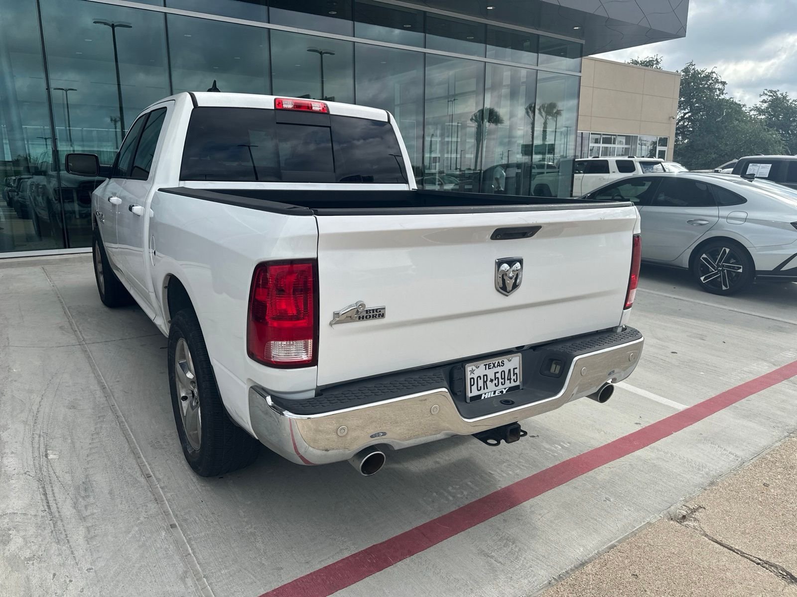 Used 2015 Bright White Clearcoat Ram Big Horn image 9