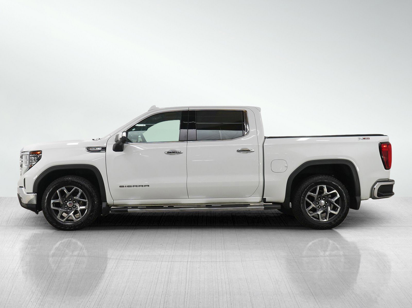 Used 2023 GMC Sierra 1500 SLT with VIN 3GTUUDED3PG227536 for sale in Bloomington, Minnesota