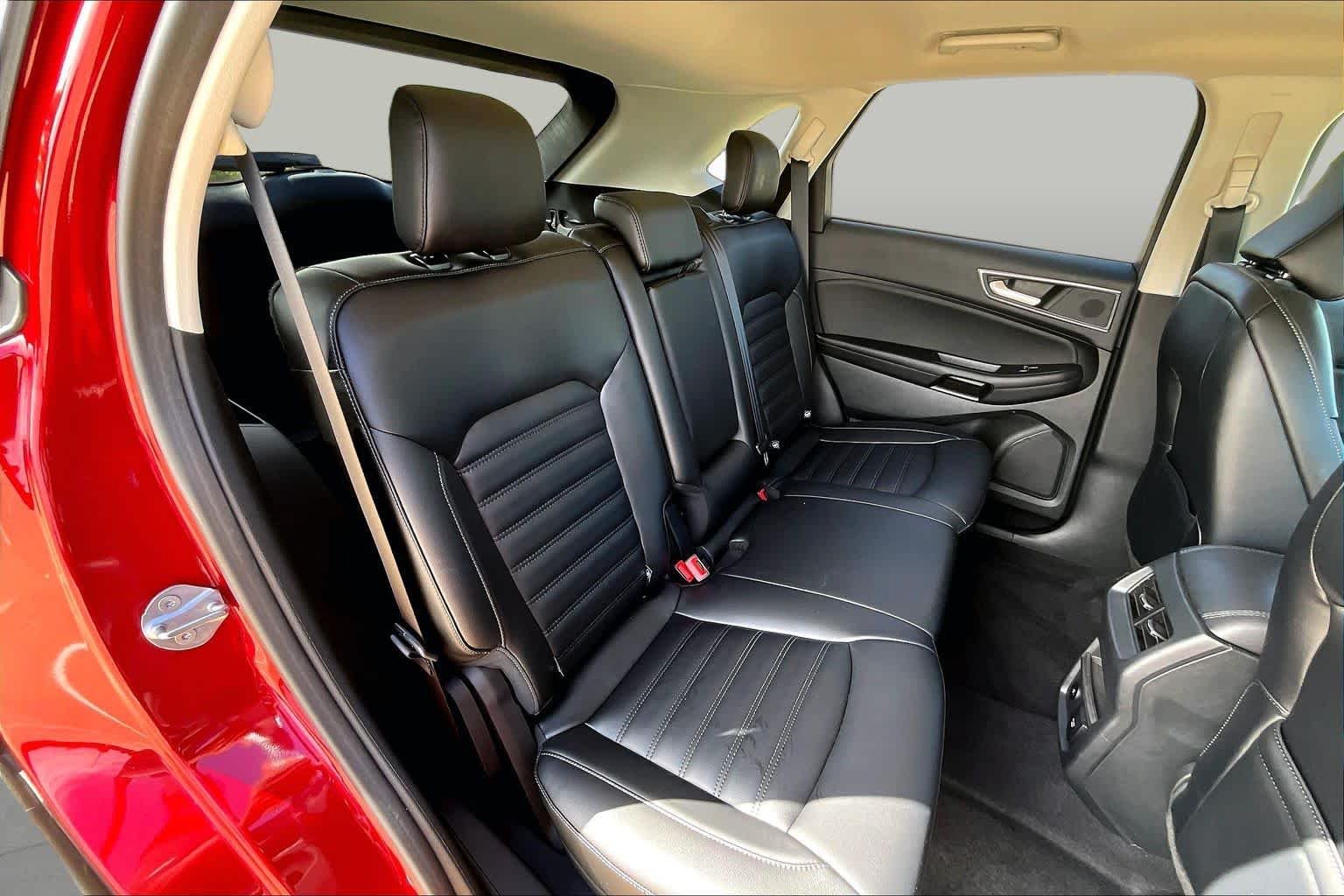 Used 2022 Rapid Red Metallic Tinted Clearcoat Ford SEL image 19
