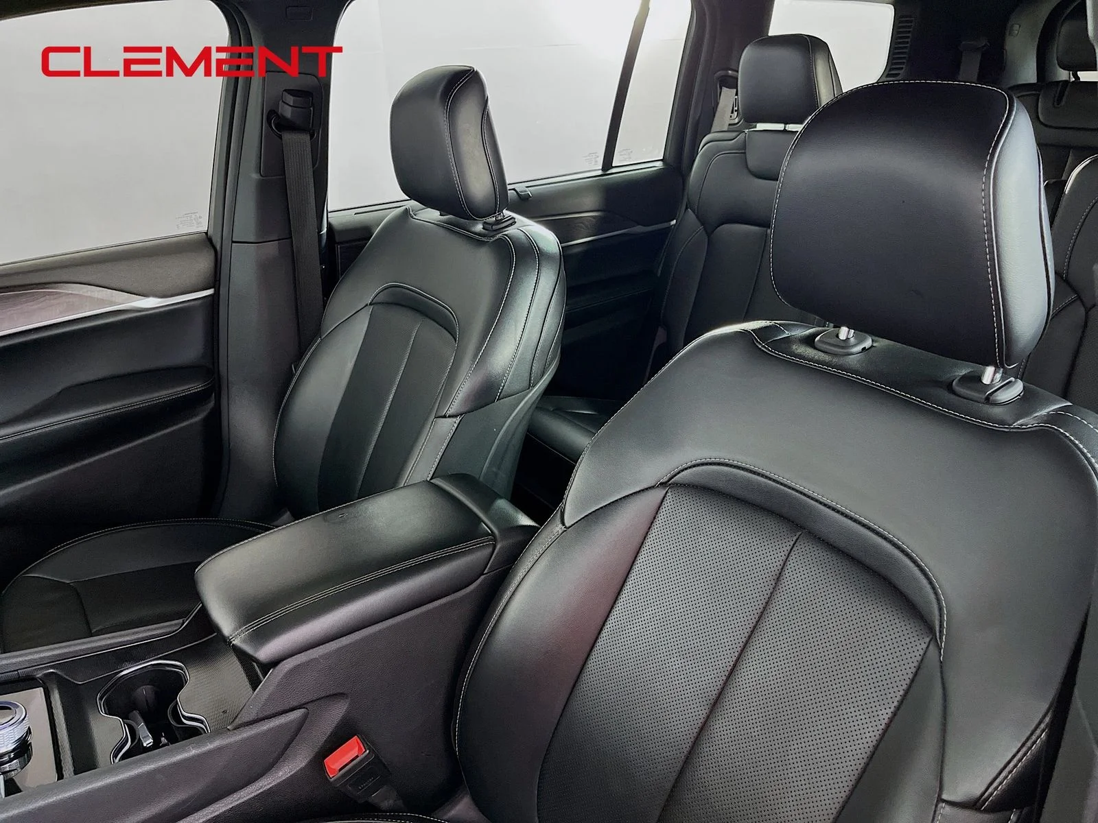 Used 2024 Gray Jeep Limited image 28