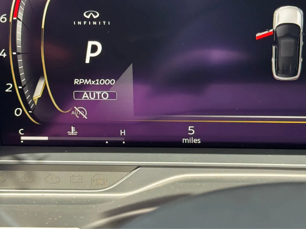 New 2027 2T RAD WHT INFINITI Autograph AWD image 10