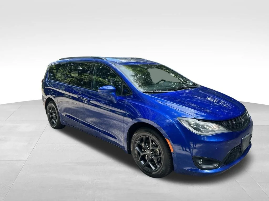 Used 2019 Blue Chrysler Touring L image 8