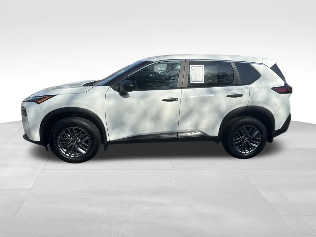 Used 2023 White Nissan S image 5