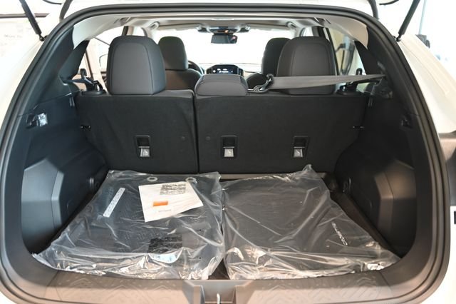 New 2026 CRYSTAL WHITE PEARL Subaru Premium image 25