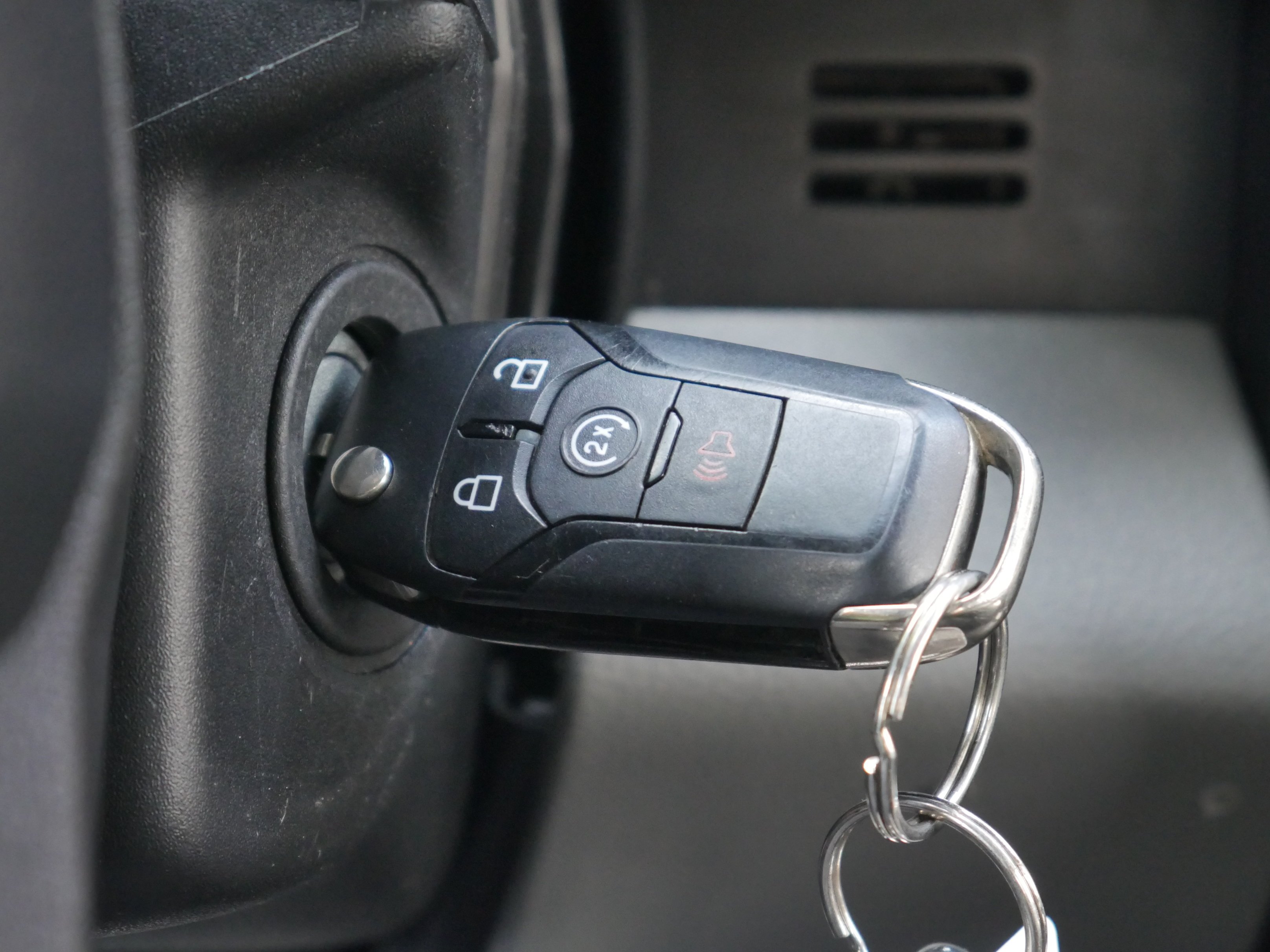 Used 2020 Oxford White Ford XLT image 8
