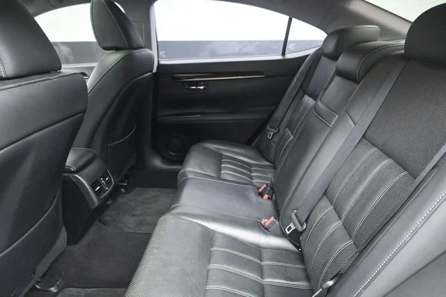 Used 2017 White Lexus 350 image 17